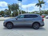 Used 2023 Volkswagen Tiguan SE image 2