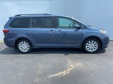 Used 2017 Toyota Sienna XLE Premium image 2