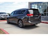 Used 2017 Chrysler Pacifica Limited image 4