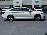 Used 2023 Volkswagen Jetta SE image 3