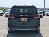Used 2022 Chrysler Pacifica Touring-L image 4