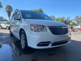 Used 2016 Chrysler Town & Country Touring image 4