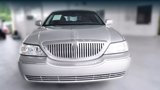 Used 2004 Lincoln Town Car Signature image 2