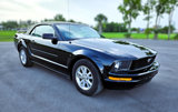 Used 2006 Ford Mustang Convertible image 3