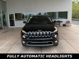 Used 2017 Jeep Cherokee Limited image 2