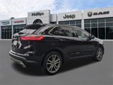 Used 2021 Ford Edge Titanium image 3