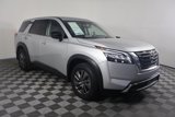 Used 2024 Nissan Pathfinder S image 3