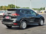 Used 2018 Nissan Rogue SV image 4