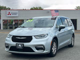 Used 2023 Chrysler Pacifica Touring-L image 2