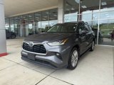 Used 2021 Toyota Highlander Limited image 3