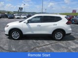 Used 2020 Nissan Rogue SV image 2