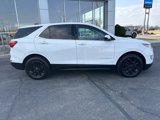 Used 2018 Chevrolet Equinox LT image 2
