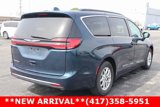 Used 2022 Chrysler Pacifica Touring-L image 5