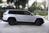 Used 2022 Jeep Grand Cherokee L Laredo image 3