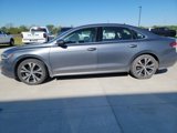 Used 2021 Volkswagen Passat 2.0T SE image 2