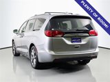 Used 2018 Chrysler Pacifica Limited image 5