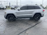 Used 2017 Jeep Grand Cherokee Limited w/ Luxury Group II image 2