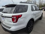 Used 2018 Ford Explorer XLT w/ Equipment Group 202A image 4