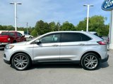 Used 2019 Ford Edge Titanium image 2
