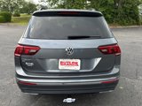 Used 2021 Volkswagen Tiguan SE w/ Panoramic Sunroof Package image 3