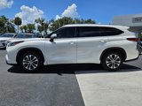 Used 2020 Toyota Highlander XLE image 4