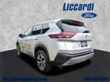 Used 2023 Nissan Rogue SV image 4