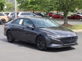Used 2022 Hyundai Elantra SEL w/ Preferred Accessory Package image 2
