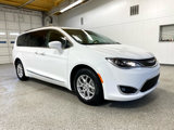 Used 2020 Chrysler Pacifica Touring-L image 6
