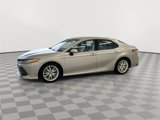 Used 2020 Toyota Camry XLE image 5