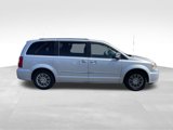 Used 2011 Chrysler Town & Country Limited image 4