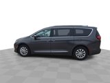 Used 2019 Chrysler Pacifica Touring-L image 5