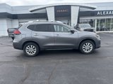 Used 2017 Nissan Rogue SV image 2