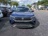 Certified 2022 Volkswagen Taos SE w/ Panoramic Sunroof Package image 2