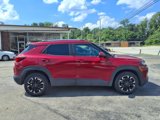 Used 2021 Chevrolet TrailBlazer LT image 2