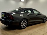 Used 2019 Volvo S60 T6 Momentum w/ Premium Package image 4