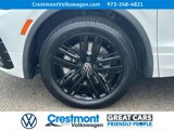 Certified 2022 Volkswagen Tiguan SE R-Line image 5