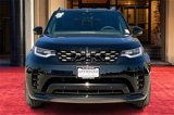Used 2024 Land Rover Discovery Dynamic SE image 2