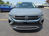 Used 2022 Volkswagen Taos SE image 2