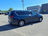 Used 2023 Chrysler Pacifica Touring-L image 3