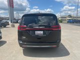 Used 2022 Chrysler Pacifica Touring-L image 6