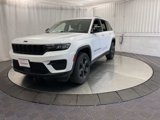 Used 2023 Jeep Grand Cherokee Altitude image 3