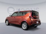 Certified 2023 Kia Soul LX w/ LX Technology Package image 4