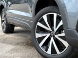 Certified 2024 Volkswagen Taos SE image 2