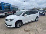 Used 2017 Chrysler Pacifica Touring-L image 3