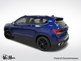 Used 2023 Volkswagen Taos SE w/ Panoramic Sunroof Package image 3