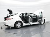 Used 2019 Toyota Camry LE image 4