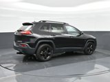 Used 2016 Jeep Cherokee Sport image 2