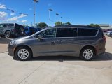 Used 2022 Chrysler Pacifica Touring-L image 2