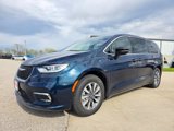 New 2025 Chrysler Pacifica Select image 3