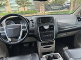 Used 2014 Chrysler Town & Country Touring-L w/ Driver Convenience Group image 2